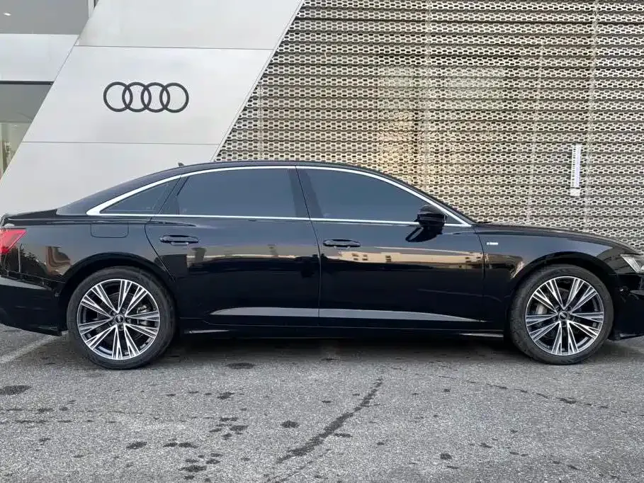 Audi A6L — фото 10