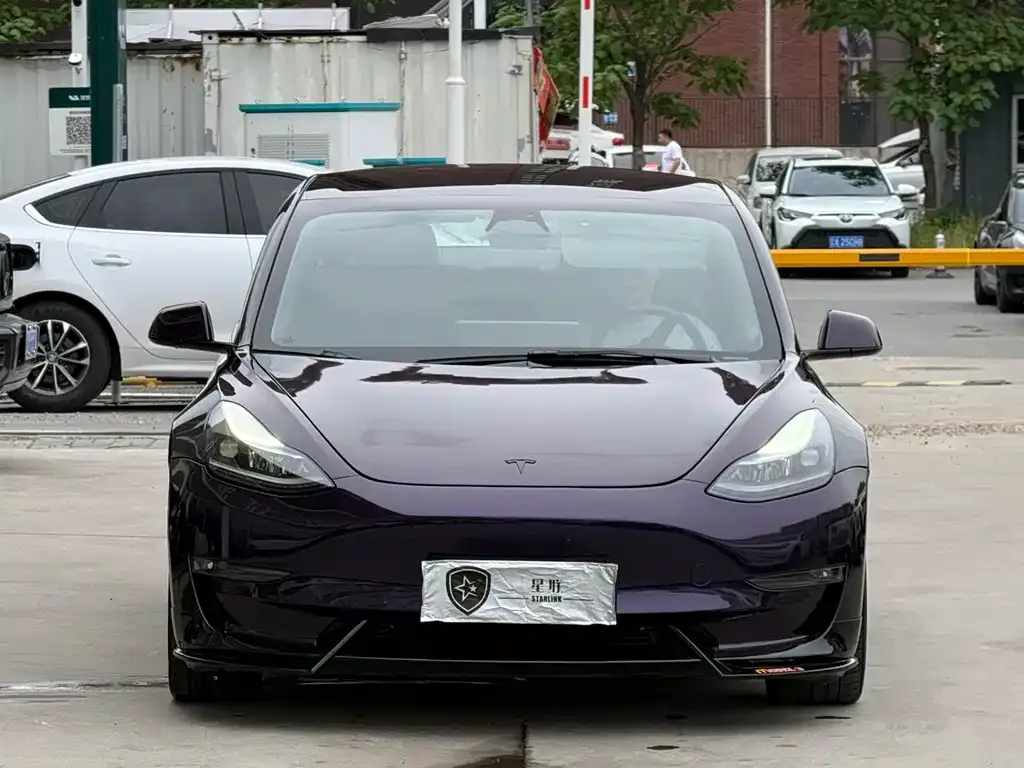 Tesla Model 3 — фото 9