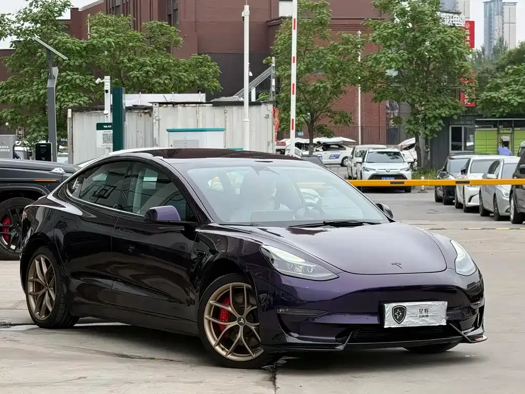 Tesla Model 3 — фото 10