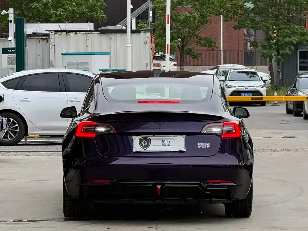 Tesla Model 3 — фото 5
