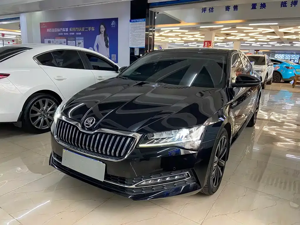 Skoda Superb — фото 1