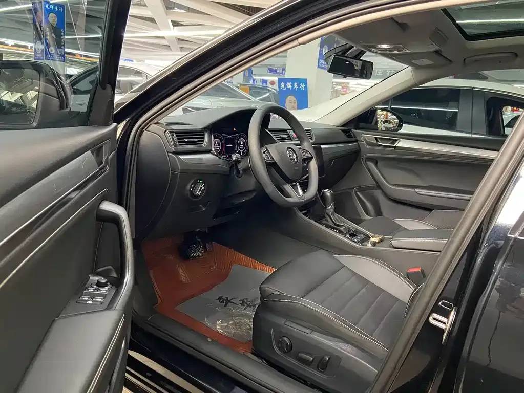 Skoda Superb — фото 6