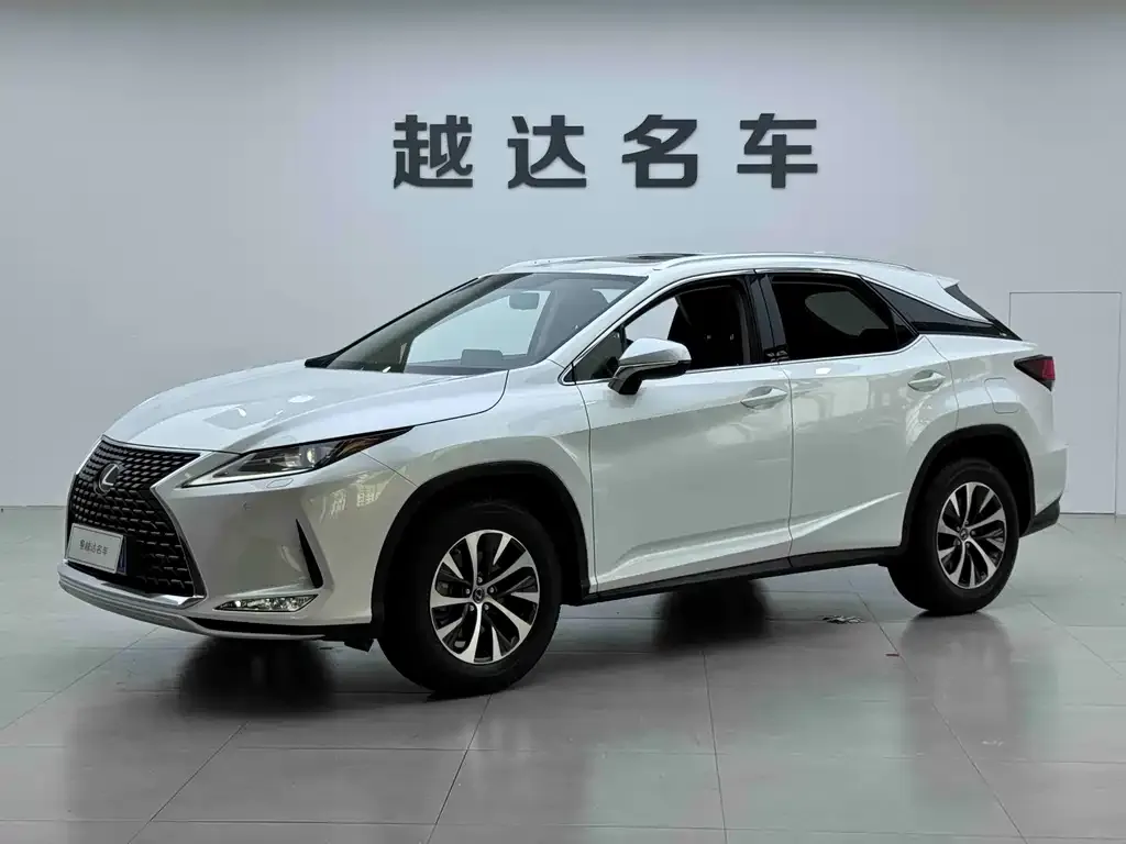 Lexus RX — фото 1