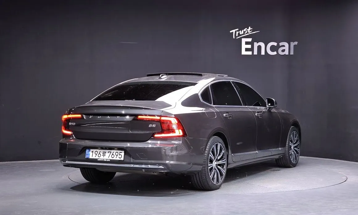 Volvo S90 2024 из KR, фото 8
