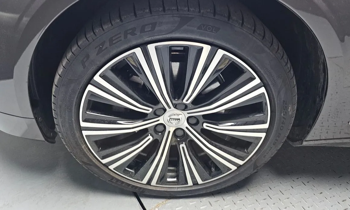 Volvo S90 2024 из KR, фото 4