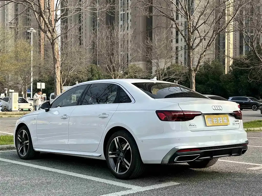 Audi A4L — фото 5
