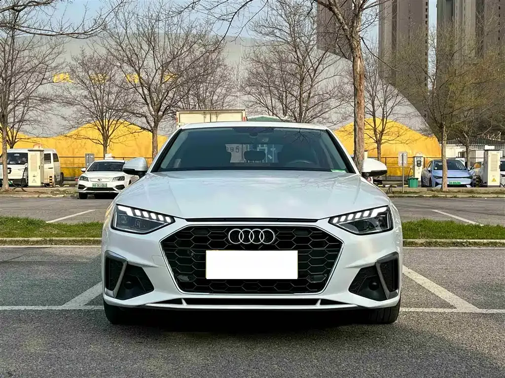 Audi A4L — фото 2