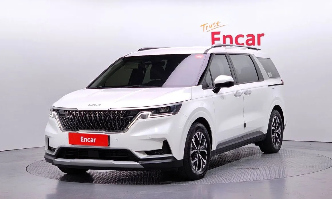 Kia Carnival — фото 1
