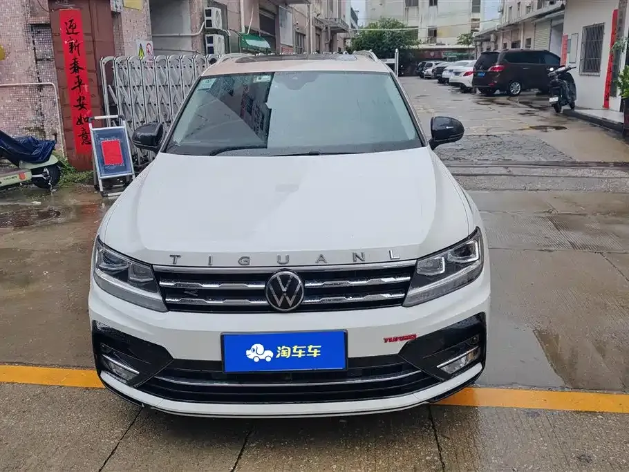 Volkswagen Tiguan L — фото 9