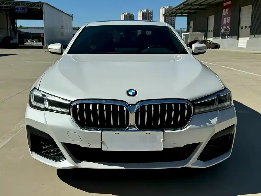 BMW 5 Series — фото 5