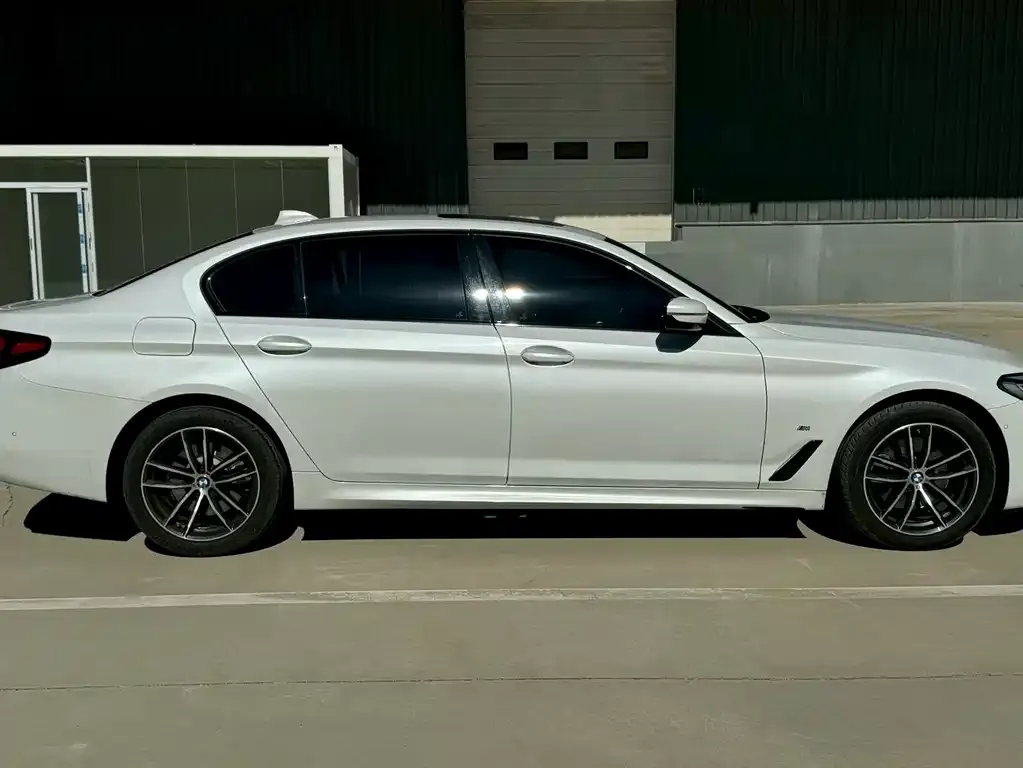 BMW 5 Series — фото 2