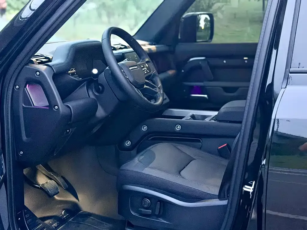 Land Rover Defender — фото 10