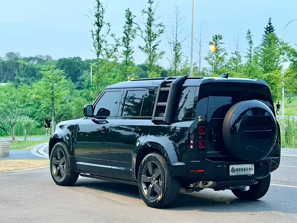 Land Rover Defender — фото 6