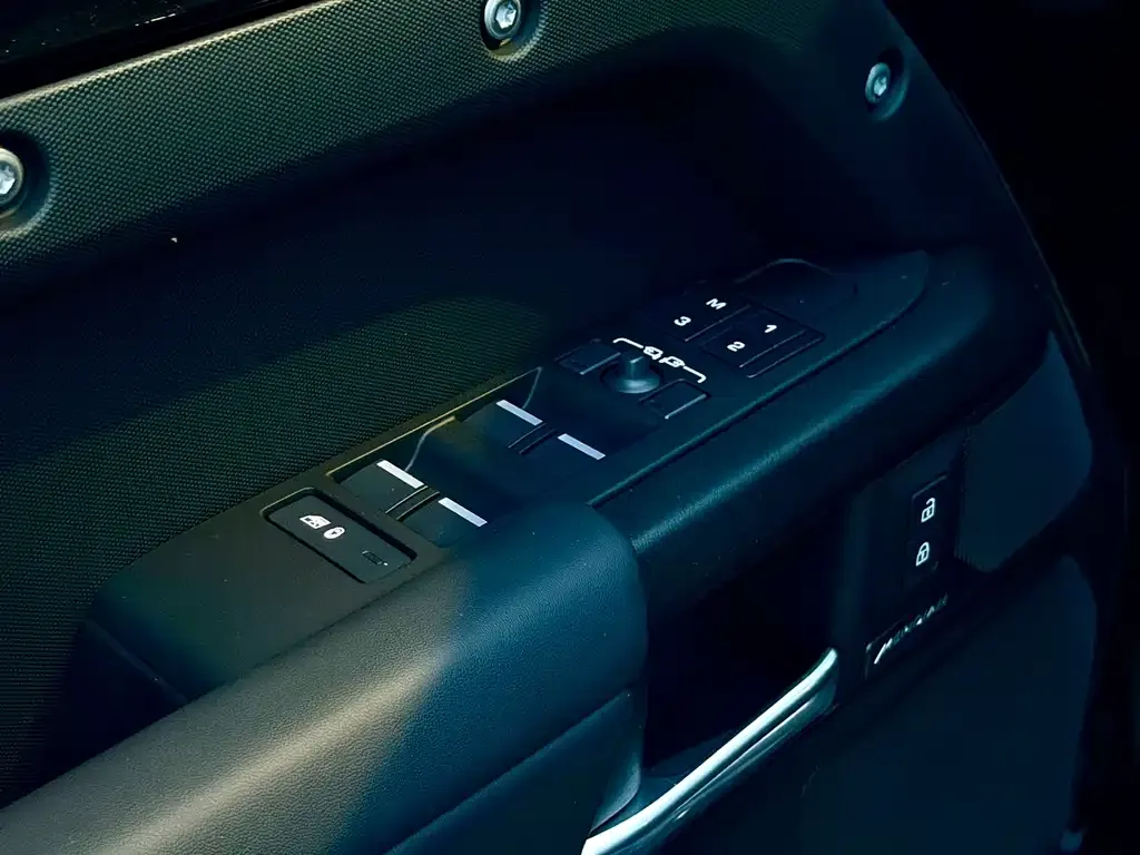 Land Rover Defender — фото 3