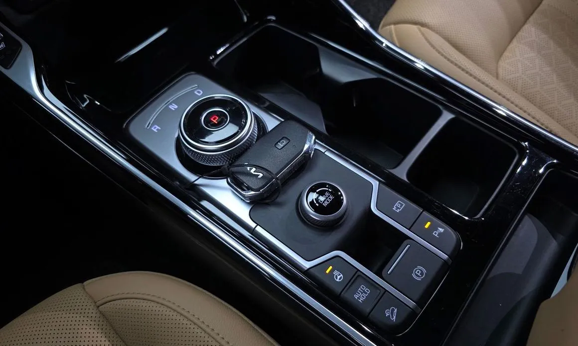 Kia Sorento — фото 9