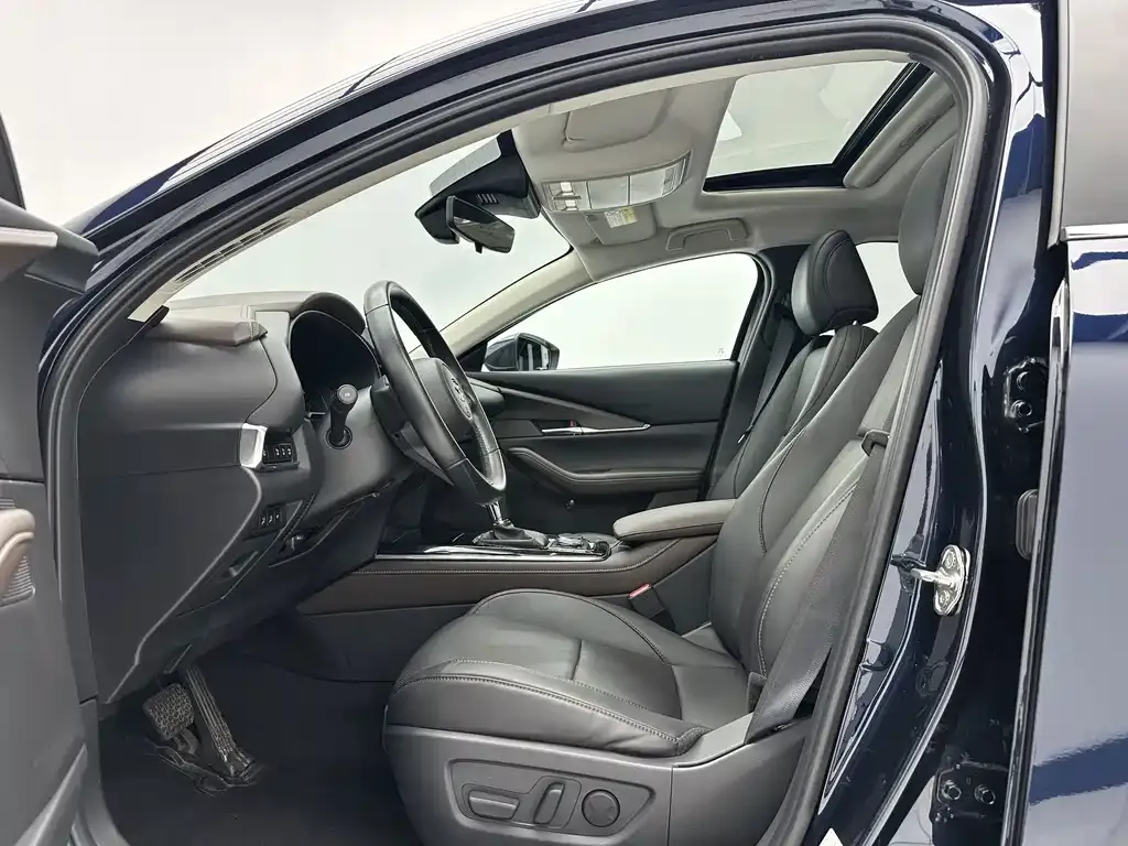 Mazda CX-30 — фото 10
