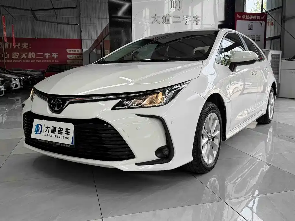 Toyota Corolla — фото 1