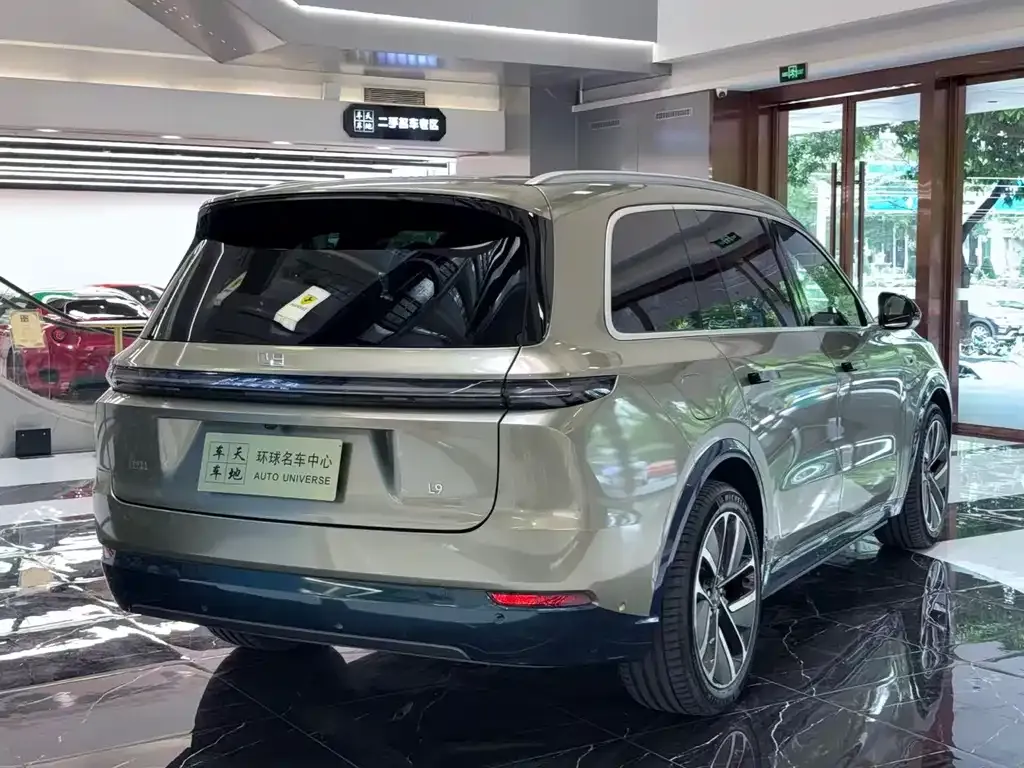 Li Auto L9 — фото 5
