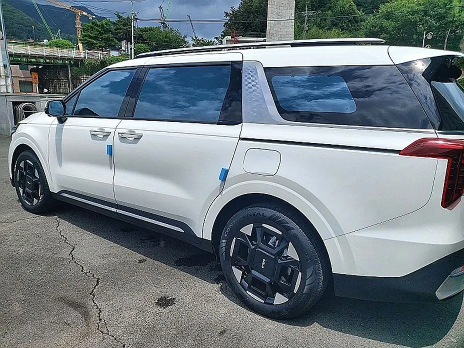 Kia Carnival — фото 4