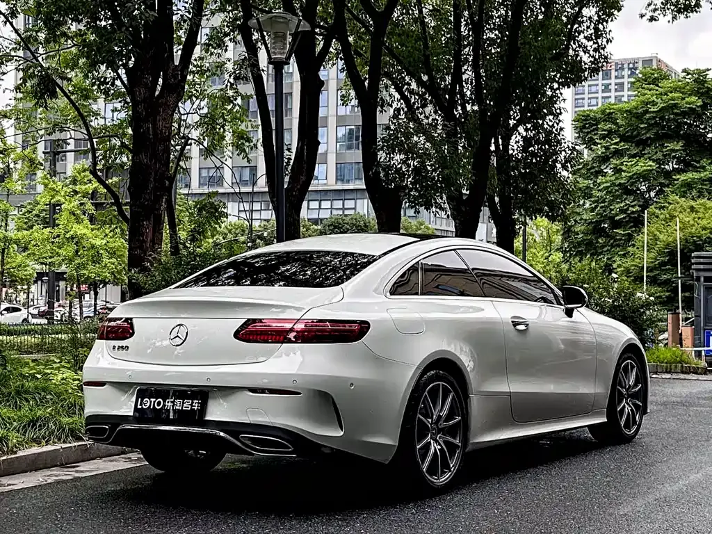 Mercedes-Benz E-Class (Import) — фото 4
