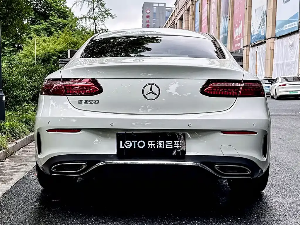Mercedes-Benz E-Class (Import) — фото 5