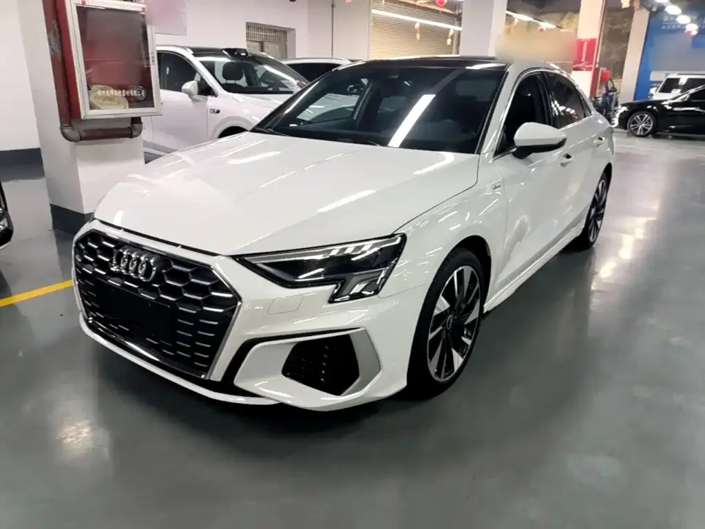 Audi A3 — фото 1