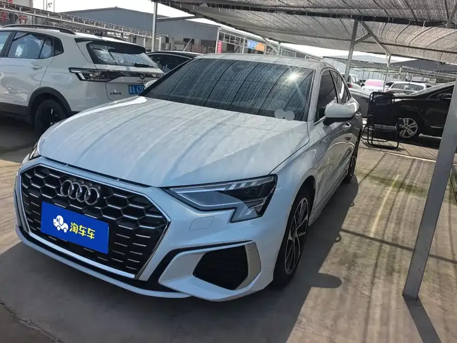 Audi A3 — фото 1