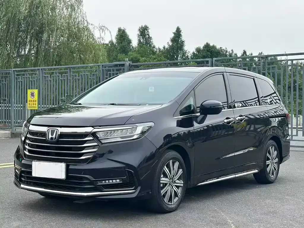 Honda Odyssey — фото 1