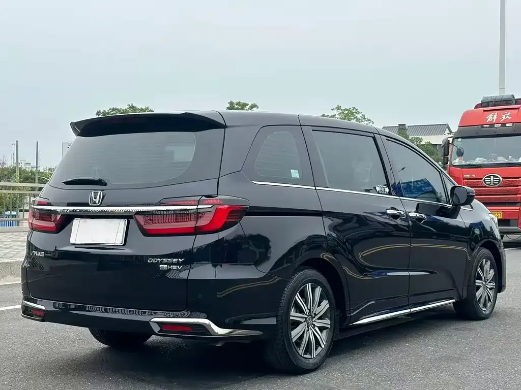 Honda Odyssey — фото 4