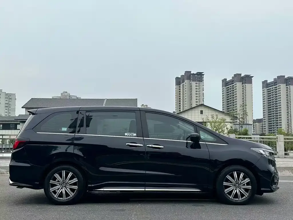 Honda Odyssey — фото 2