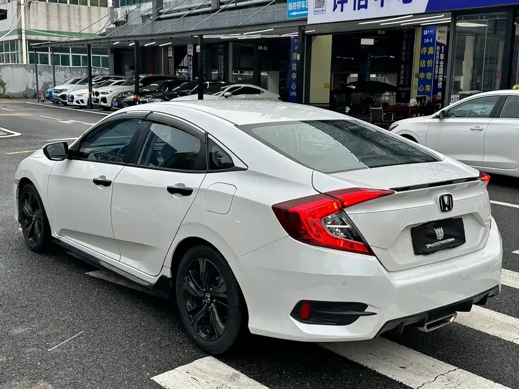 Honda Civic — фото 3