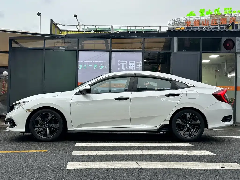 Honda Civic — фото 8