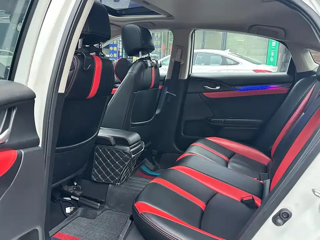 Honda Civic — фото 10