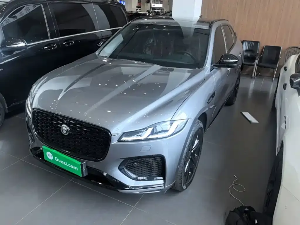 Jaguar F-PACE — фото 1