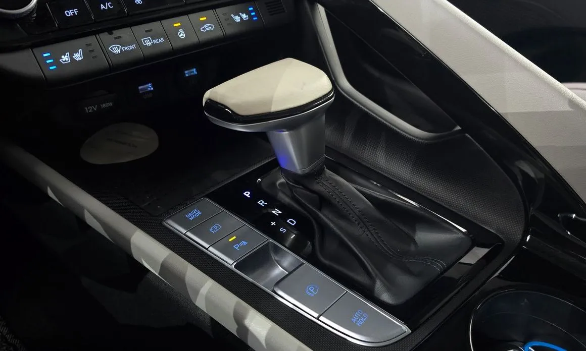 Hyundai AVANTE — фото 6