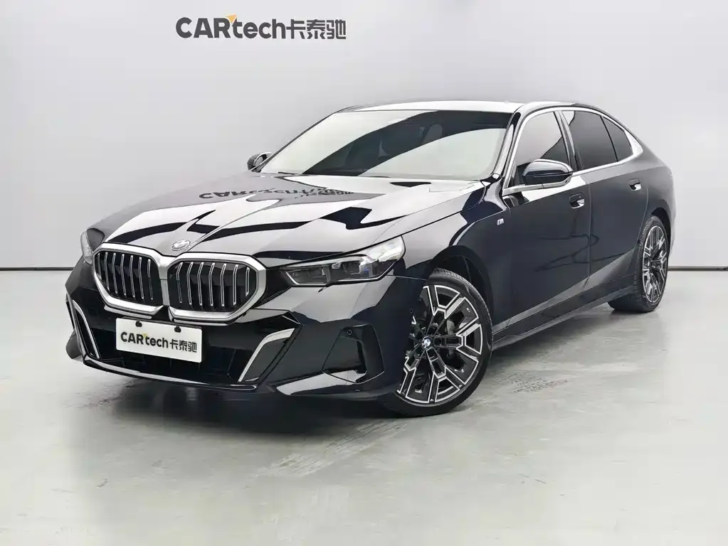 BMW 5 Series — фото 1