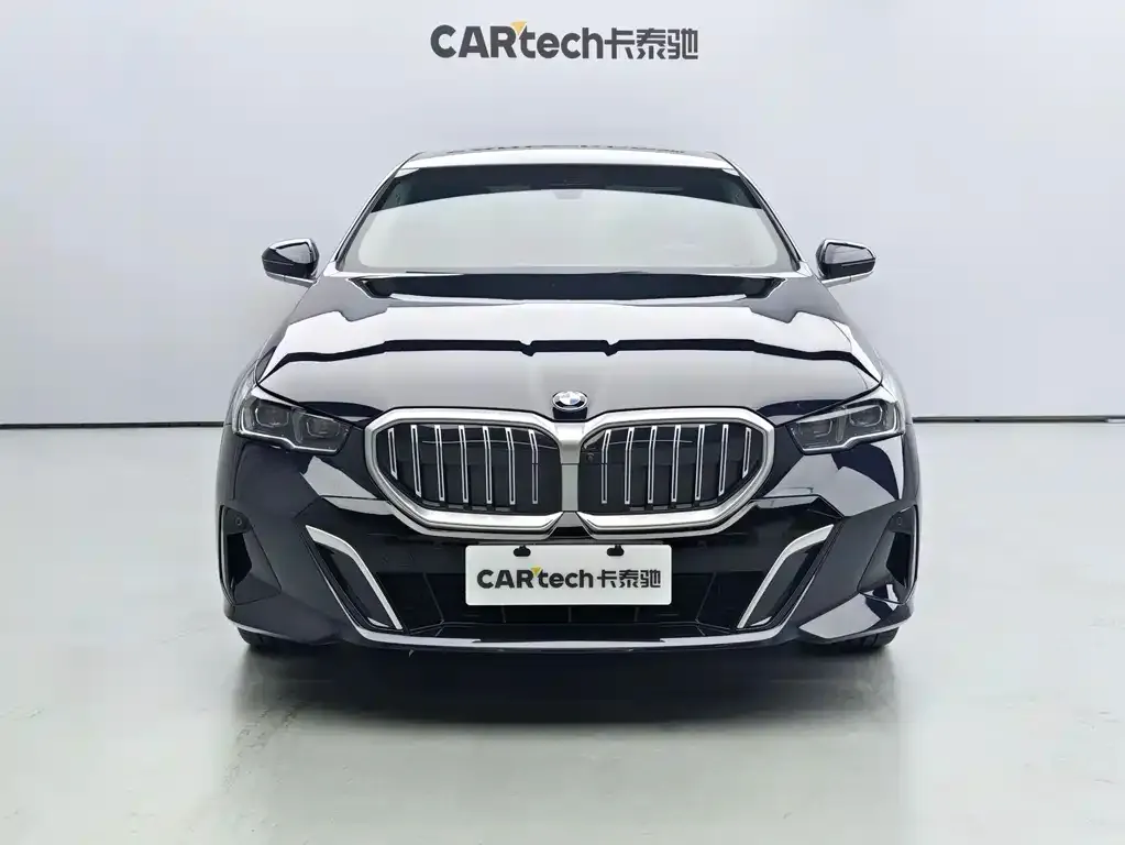 BMW 5 Series — фото 10
