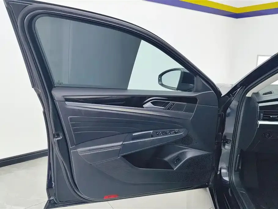 Volkswagen Passat — фото 8