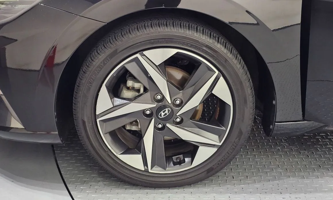 Hyundai AVANTE — фото 3
