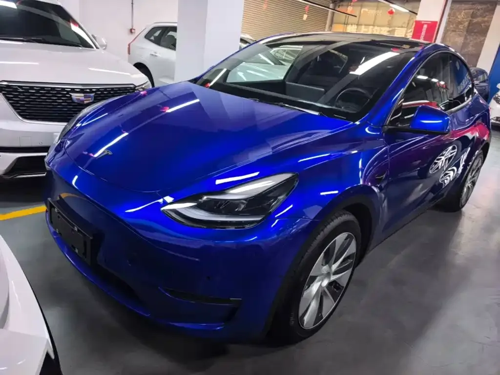 Tesla Model Y — фото 1