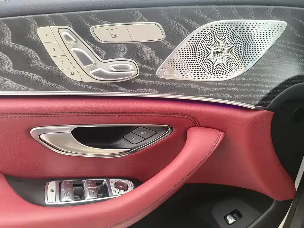 Mercedes-Benz CLS — фото 8