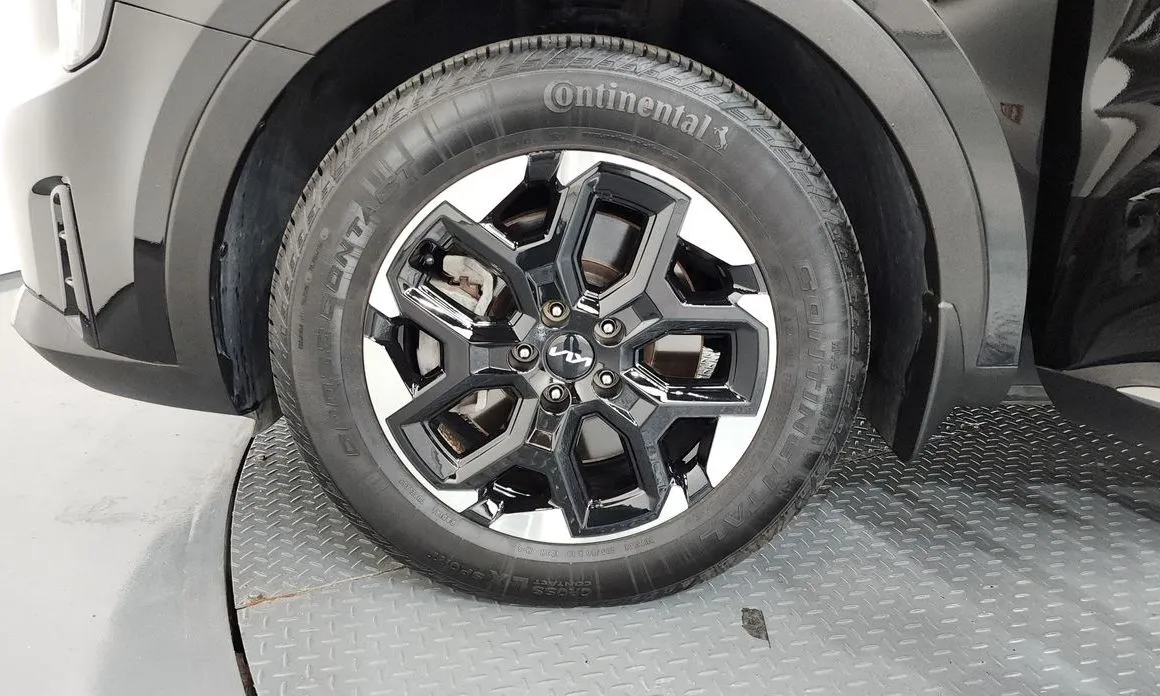 Kia Sorento — фото 7