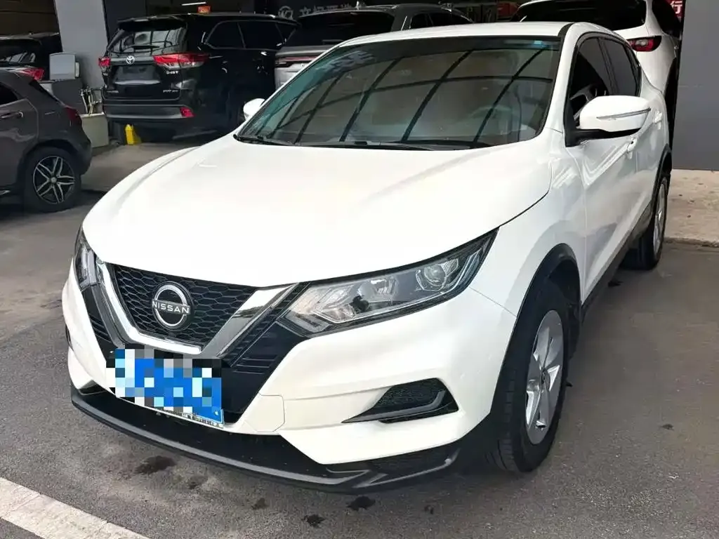 Nissan Qashqai — фото 1