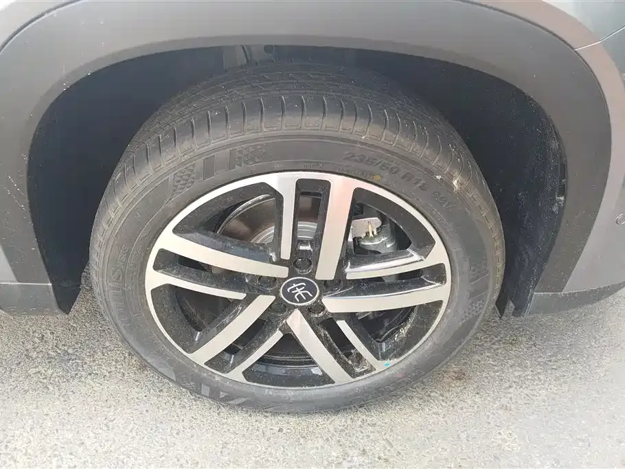 BYD L DM-i — фото 10