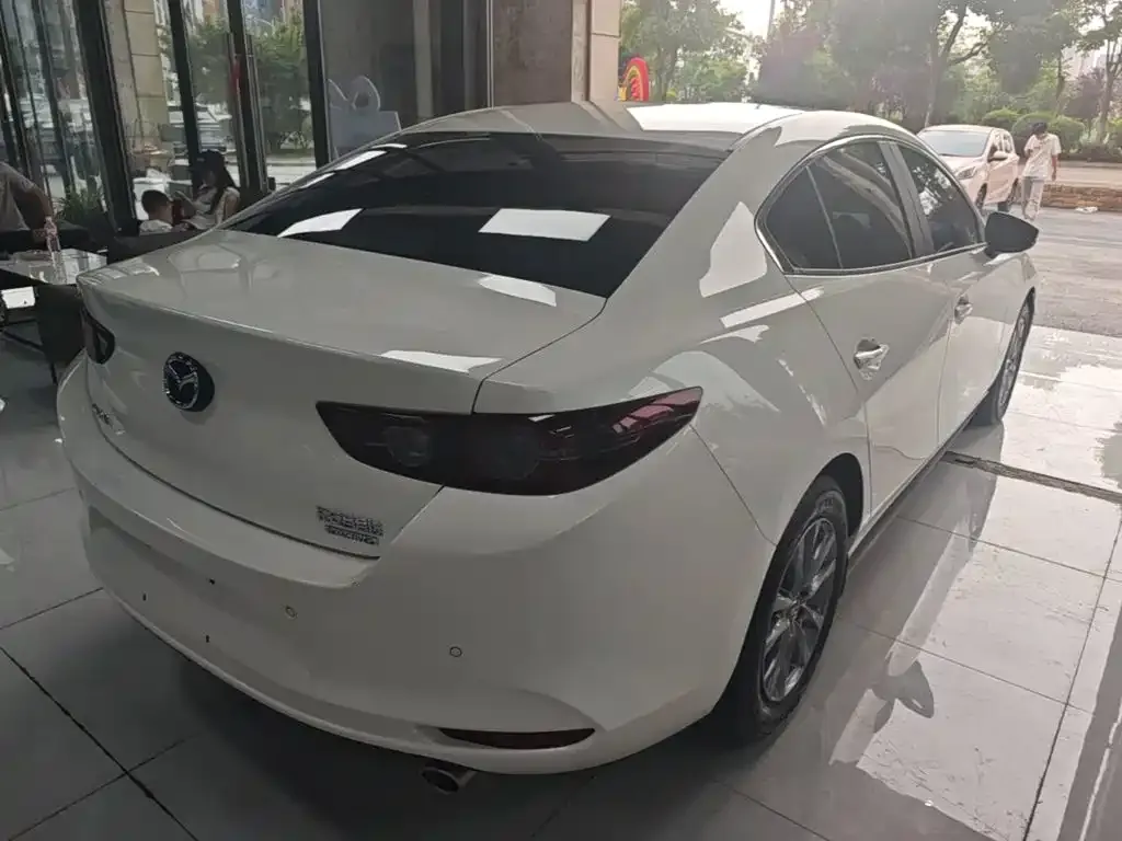 Mazda 3 Axela — фото 10