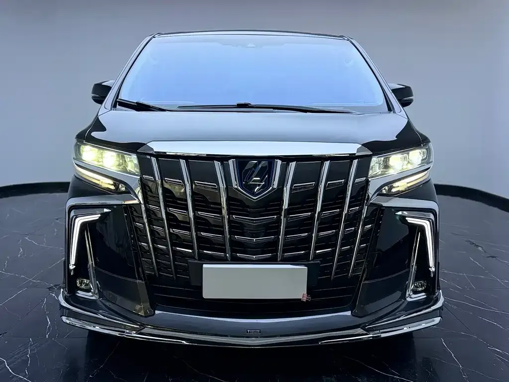 Toyota Alphard — фото 4