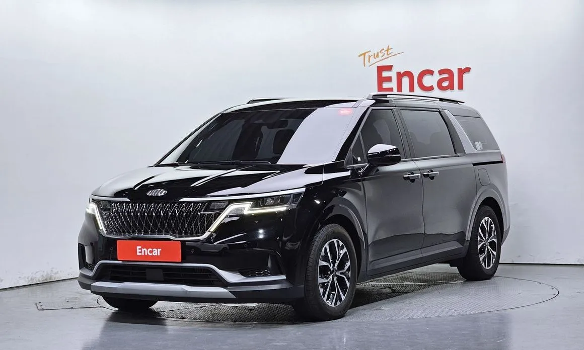 Kia Carnival — фото 1
