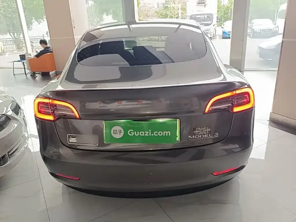 Tesla Model 3 — фото 6