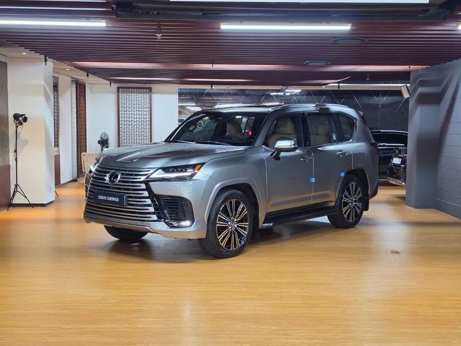 Lexus LX — фото 1