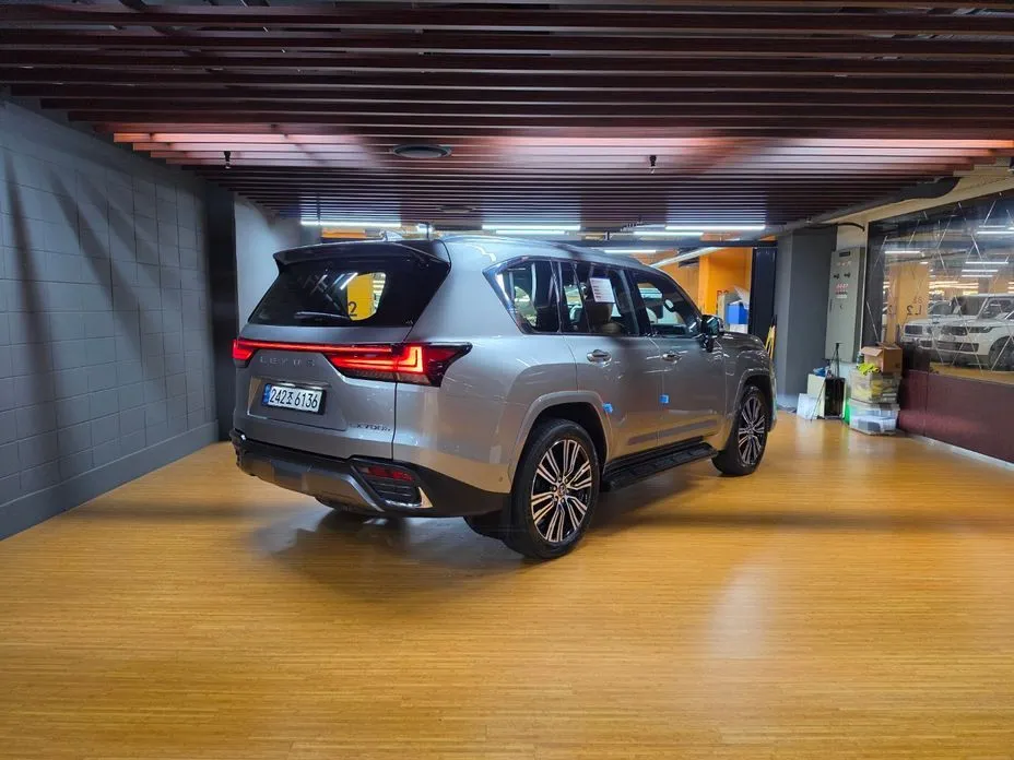 Lexus LX — фото 2